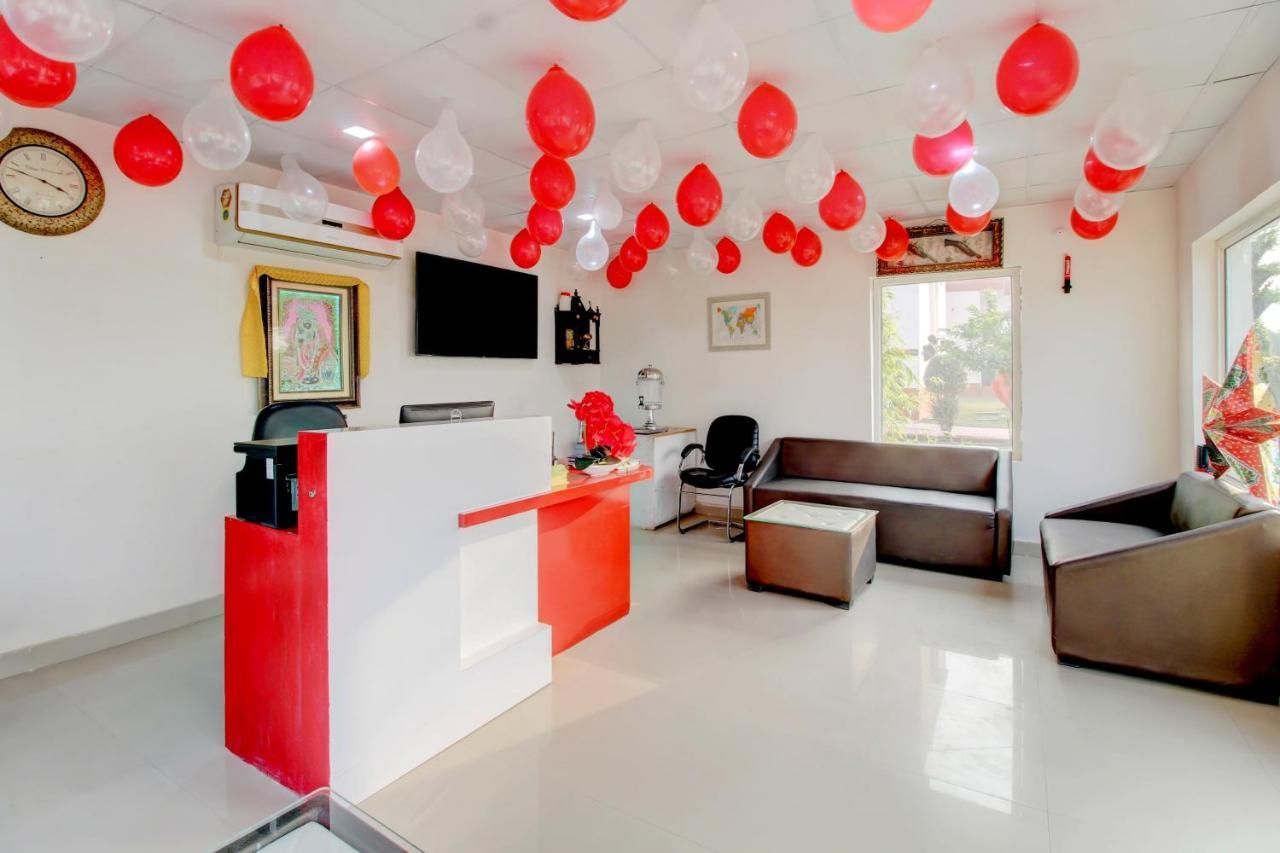 Elegance Resort Mathura Bagian luar foto
