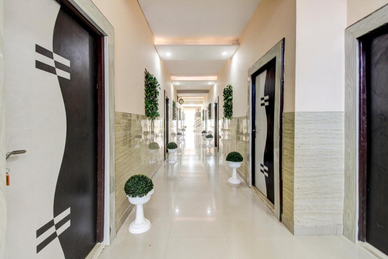 Elegance Resort Mathura Bagian luar foto