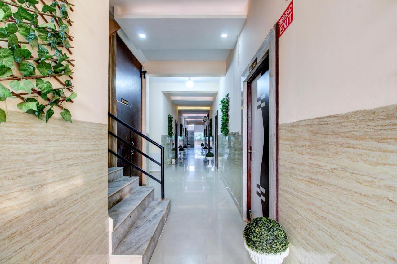 Elegance Resort Mathura Bagian luar foto